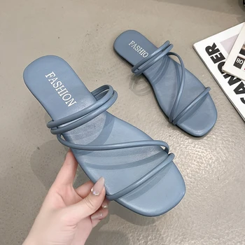 Yazlık terlik Kadın Moda Kore Versiyonu Yeni Kare ayak Düz topuk Şeker Renk Moda Dış Giyim Sandalet Ayakkabı Flip Flop